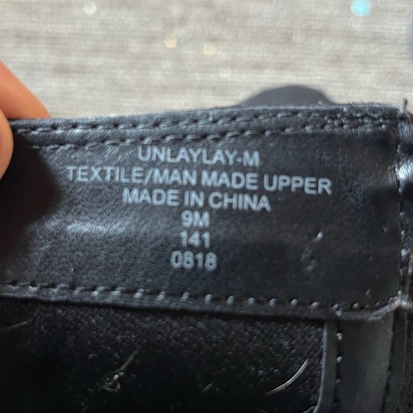 Women’s Booties Size 9 - Picture 3 of 4